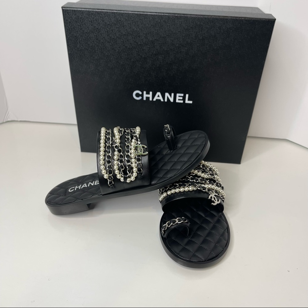 CHANEL Quilted Black Pearl & Chain Slide Sandals - Picture 8 of 8
